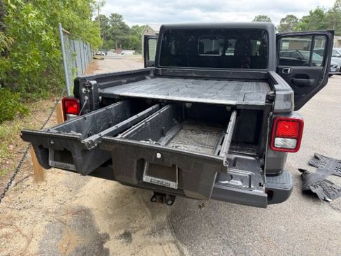 Used 2021 Jeep Gladiator Sport AWD/4WD image 7