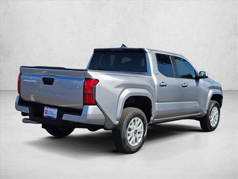 Certified 2026 Toyota Tacoma SR5 AWD/4WD image 5