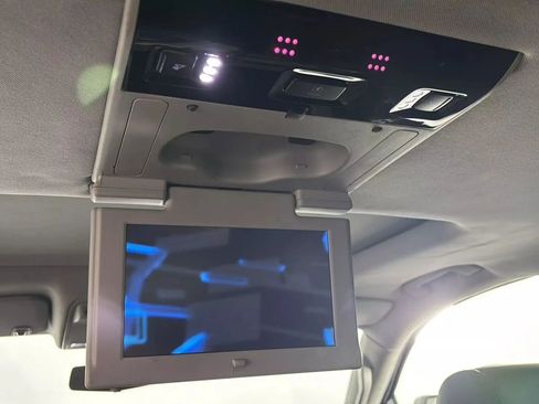 Used 2020 Cadillac Escalade Premium Luxury w/ LPO, Radiant Package image 29