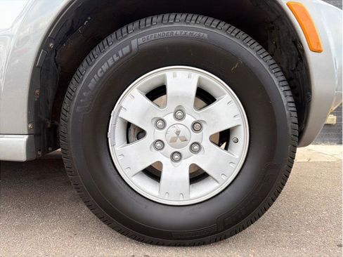 Used 2004 Mitsubishi Montero Limited AWD/4WD image 24