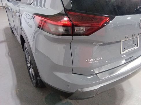 Used 2024 Nissan Rogue SL w/ SL Premium Package image 27