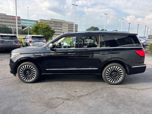 Certified 2020 Lincoln Navigator Black Label w/ Cargo Convenience Package AWD/4WD image 4
