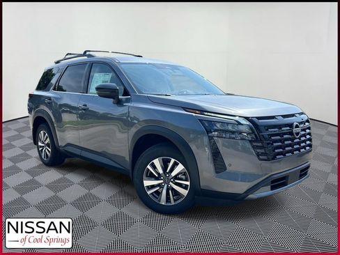 New 2026 Nissan Pathfinder SL AWD/4WD image 1