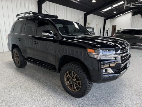 Used 2020 Toyota Land Cruiser Heritage Edition AWD/4WD image 4