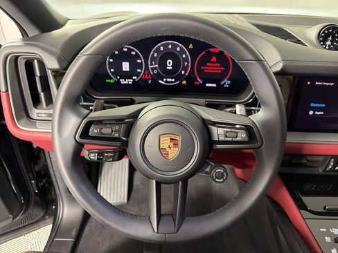 Certified 2026 Porsche Cayenne S AWD/4WD image 18