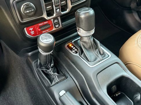 Used 2021 Jeep Wrangler Unlimited Rubicon w/ Safety Group image 17