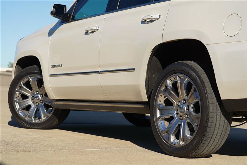 Used 2015 GMC Yukon Denali w/ Premium Package AWD/4WD image 22
