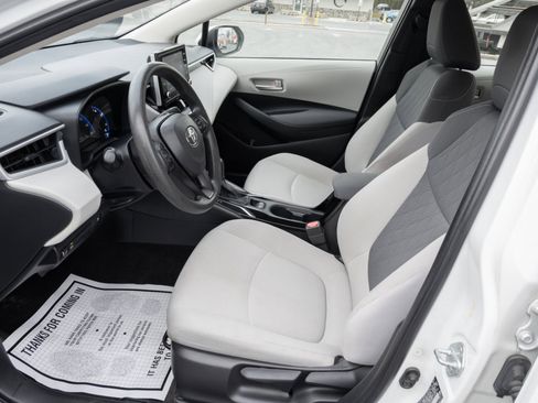 Used 2021 Toyota Corolla LE image 17