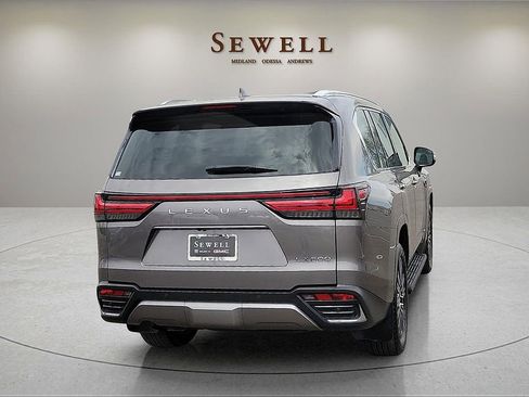 Used 2024 Lexus LX 600 4WD w/ Luxury Package image 5