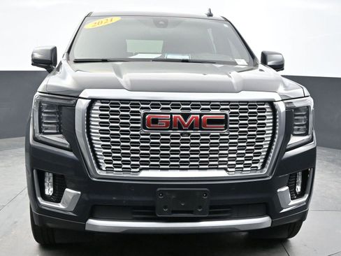 Used 2021 GMC Yukon XL Denali w/ Denali Premium Package AWD/4WD image 2