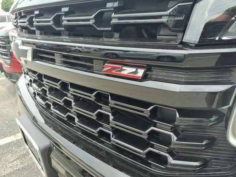 Used 2024 Chevrolet Tahoe Z71 w/ Luxury Package AWD/4WD image 7