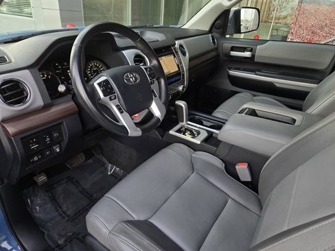 Used 2019 Toyota Tundra Limited w/ Limited Premium Package image 8