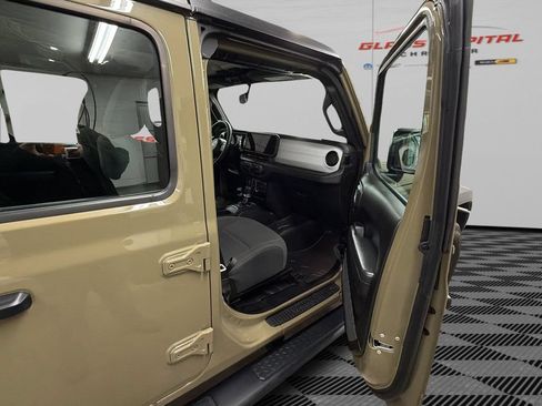 Used 2025 Jeep Wrangler Unlimited Sport AWD/4WD image 13