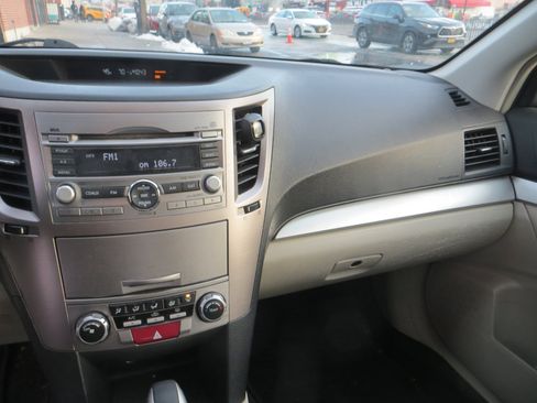 Used 2011 Subaru Legacy 2.5i Premium image 15