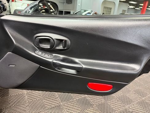 Used 2004 Chevrolet Corvette Convertible w/ Preferred Equipment Group RWD image 40