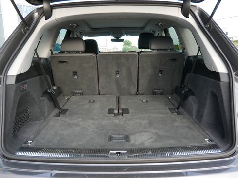 Used 2022 Audi Q7 Premium Plus image 8