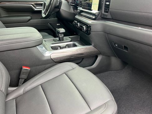 Certified 2025 Chevrolet Silverado 1500 LTZ image 19