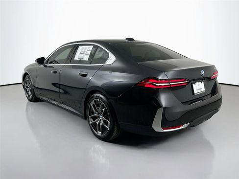 Certified 2026 BMW 530i RWD image 6