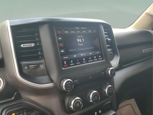 Used 2020 RAM 1500 Big Horn AWD/4WD image 17
