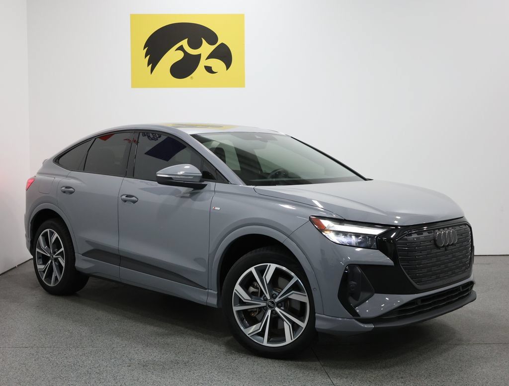 Used 2023 Audi Q4 e-tron Premium Plus w/ Premium Plus AWD/4WD image 2