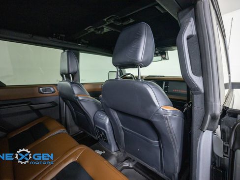 Used 2024 Ford Bronco Outer Banks AWD/4WD image 39