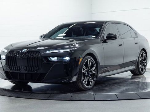 Certified 2023 BMW 760i xDrive w/ Executive Package image 6