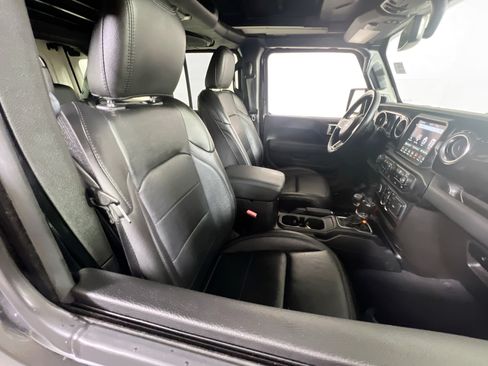 Used 2023 Jeep Wrangler Unlimited Sahara AWD/4WD image 27