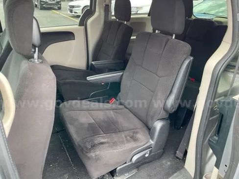 Used 2013 Dodge Grand Caravan SE FWD image 24