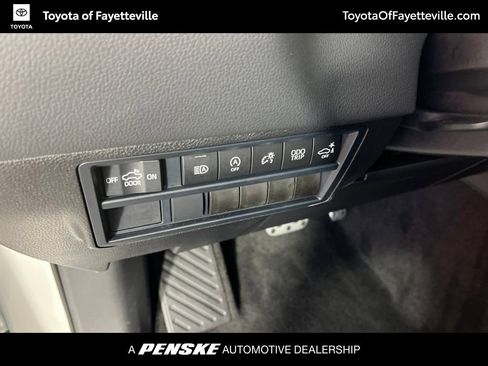 Certified 2025 Toyota Tundra Limited AWD/4WD image 26