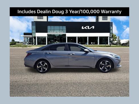 Used 2023 Hyundai Elantra Limited image 1