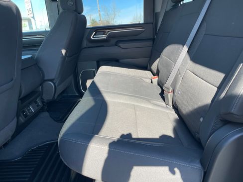 Used 2025 Chevrolet Silverado 2500 LT w/ Convenience Package image 17