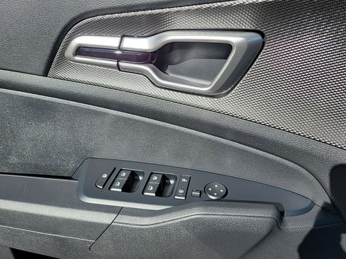 New 2025 Kia Sportage LX image 18