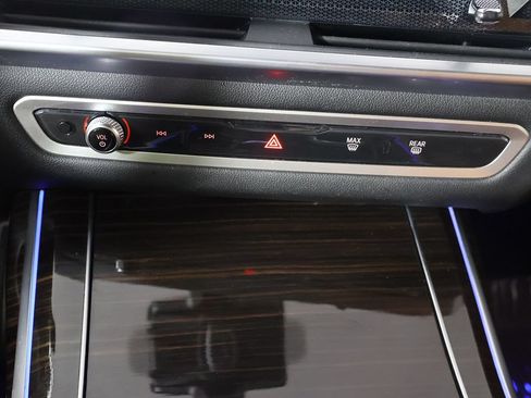 Used 2024 BMW X7 xDrive40i w/ M Sport Package AWD/4WD image 58