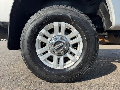 Used 2017 Ford F250 XLT w/ FX4 Off-Road Package AWD/4WD image 13
