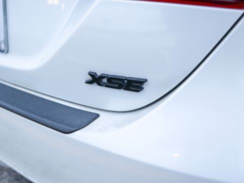 Used 2023 Toyota Camry XSE FWD image 11