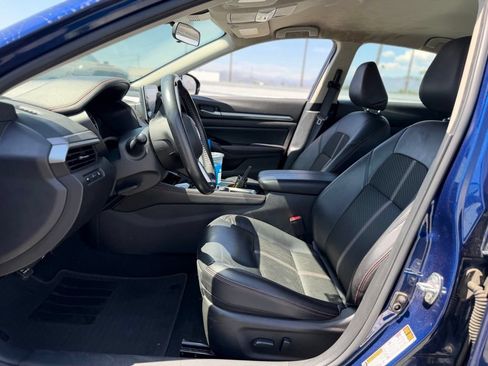 Used 2024 Nissan Altima 2.5 SR FWD image 5