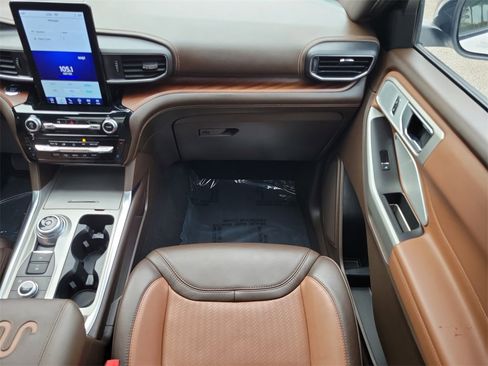 Used 2023 Ford Explorer King Ranch w/ Technology Package image 19