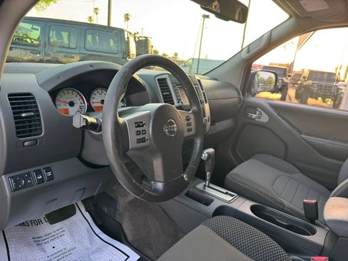 Used 2018 Nissan Frontier PRO-4X AWD/4WD image 18