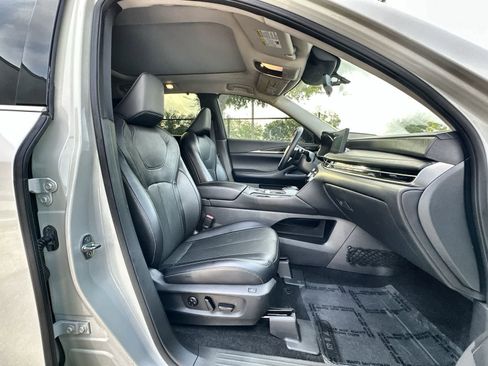 Used 2023 INFINITI QX60 Sensory w/ Cargo Package image 9