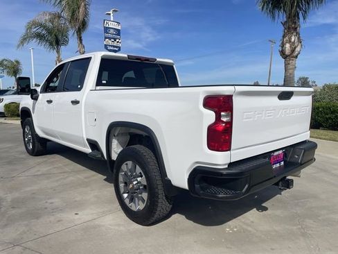 Used 2023 Chevrolet Silverado 2500 Custom w/ Custom Value Package image 6