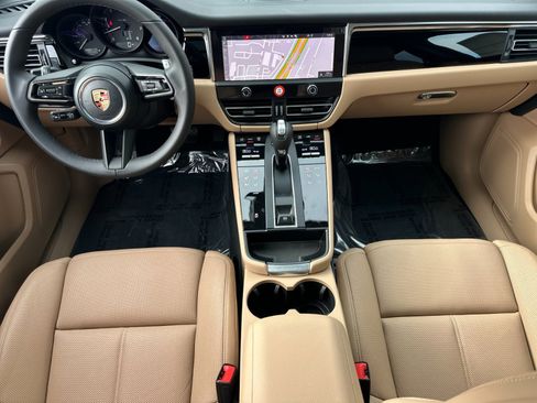 New 2026 Porsche Macan image 6