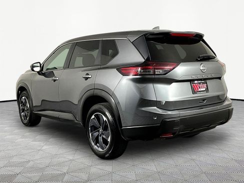 Certified 2025 Nissan Rogue SV FWD image 4