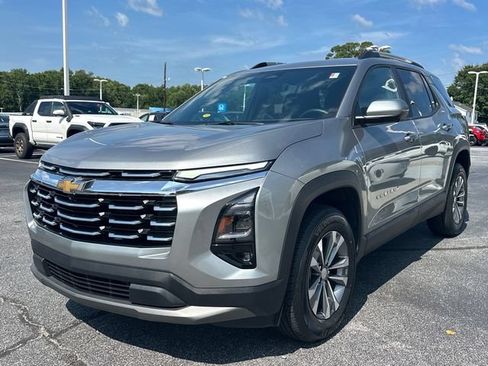 Used 2025 Chevrolet Equinox LT w/ Convenience Package II AWD/4WD image 8