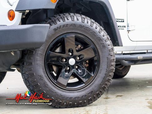 Used 2013 Jeep Wrangler Unlimited Sport image 2