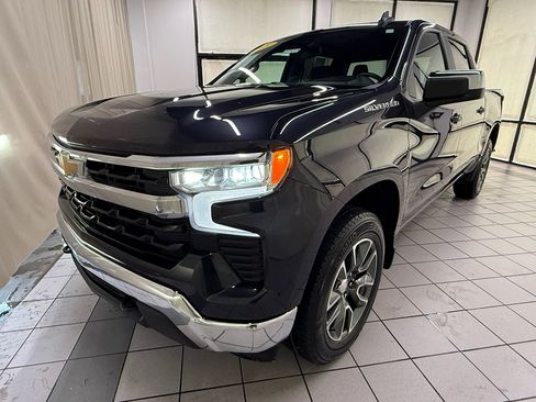 Certified 2024 Chevrolet Silverado 1500 LT AWD/4WD image 10