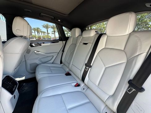 Used 2026 Porsche Macan AWD/4WD image 35