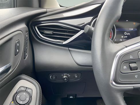 Used 2022 Buick Encore GX Essence w/ Experience Buick Package image 21