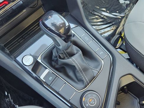 New 2026 Volkswagen Taos SE AWD/4WD image 11