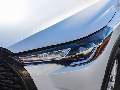 Used 2022 Toyota Corolla Cross LE image 5