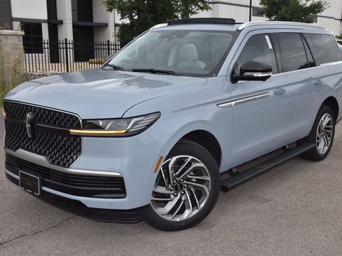 New 2026 Lincoln Navigator Reserve AWD/4WD image 12